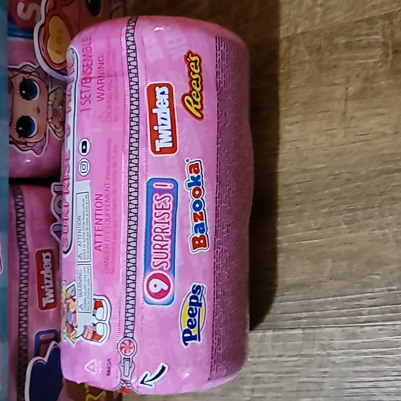 10 LOL ❤️'s MINI SWEETS Surprise-O-Matic 9 surprises per unit Authentic NWT CASE - Picture 4 of 16
